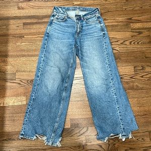 American Eagle Super High Rise Wide Leg Jeans - 2 Short